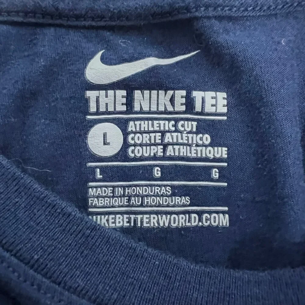 The Nike Tee Cleveland Indians T-Shirt Youth Size Large